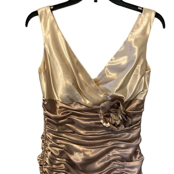 David’s Bridal two toned all over ruched stretch satin cocktail dress - Picture 9 of 9